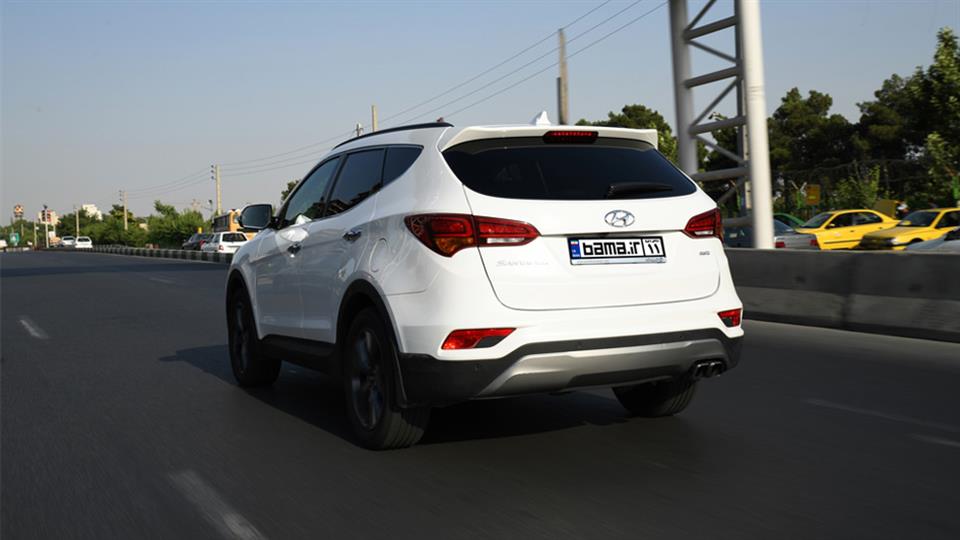 تست هیوندای سانتافه در خیابان